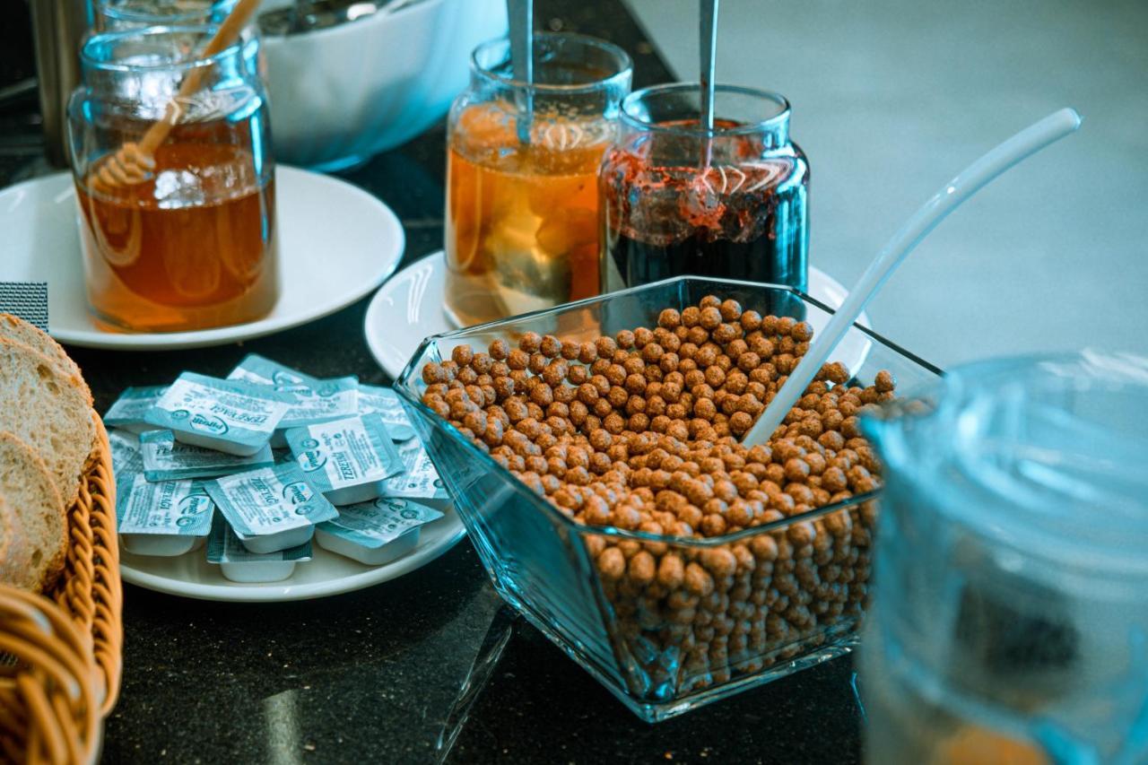 Methishotel Karsiyaka  Екстер'єр фото