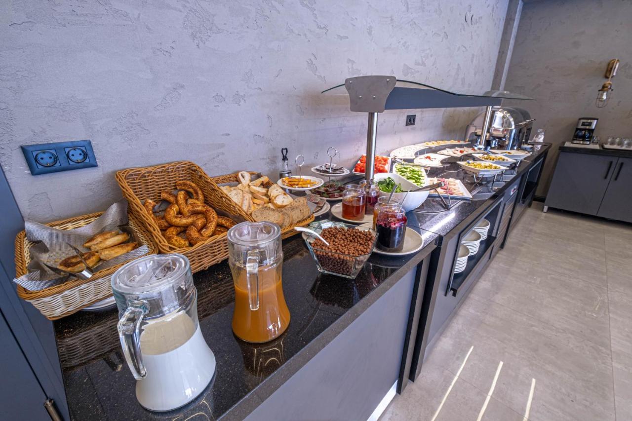 Methishotel Karsiyaka  Екстер'єр фото